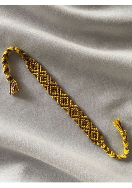 Sarı Kare Desenli Bileklik Örgü El Işi Bileklik