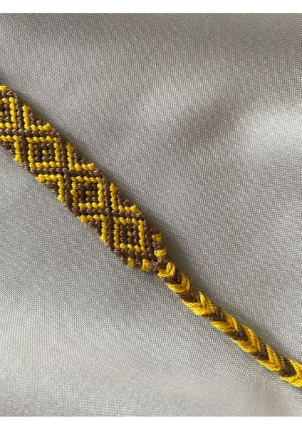 Sarı Kare Desenli Bileklik Örgü El Işi Bileklik