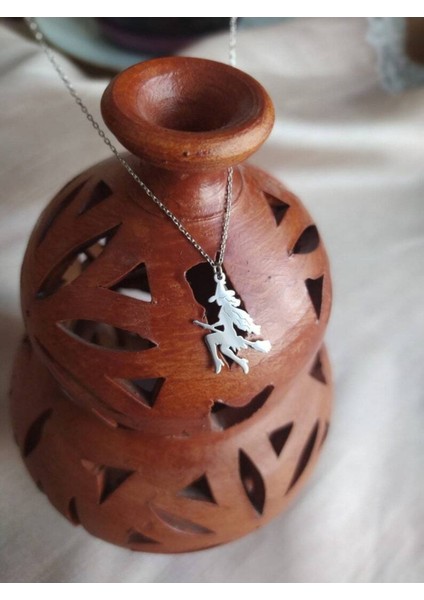 925K Kolye Uçan Cadı