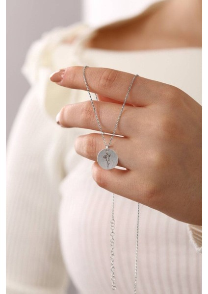 925K Kolye Plaka Üzerinde Çiçek Zarif