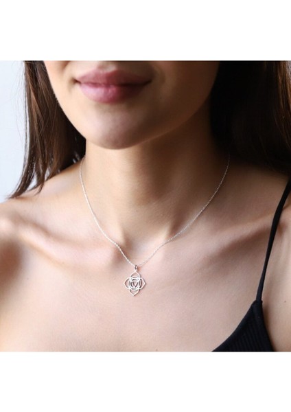 925 Ayar Gümüş Kök Çakra Kolye