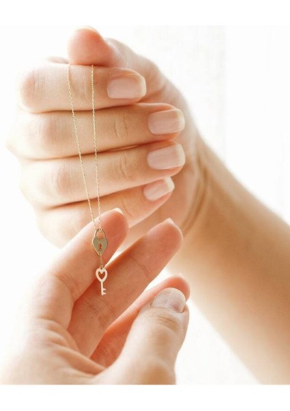 925 Ayar Gümüş Iç Içe Anahtar Kalp Kolye