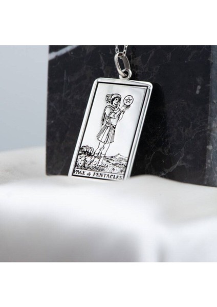 925 Ayar Gümüş Tarot (Page Of Pentacles) 5 Köşeli Yıldız Sayfası Kolye fiyatları