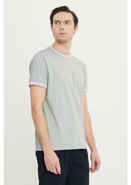 Pamuklu Slim Fit Dar Kesim Bisiklet Yaka Tişört modelleri