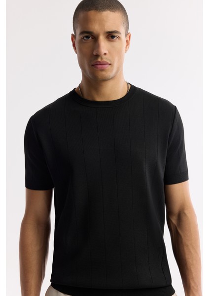 Erkek Siyah Bisiklet Yaka Boyuna Ajurlu Triko T-shirt A51Y5023