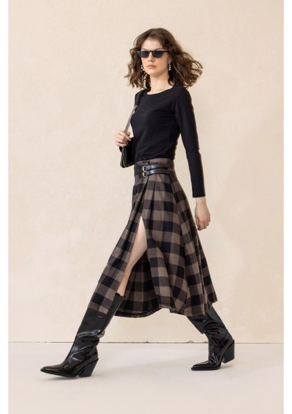 Kemer Detaylı Yırtmaçlı Kloş Ekose Etek Kahve 7057