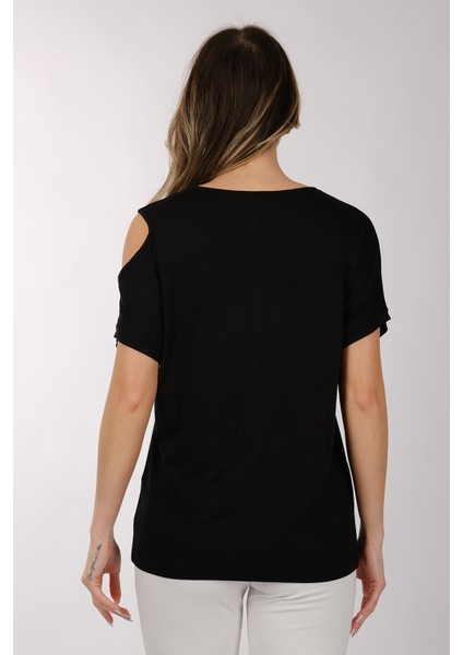 Oversize Omuz Detaylı Kısa Kol Minimalist Kadın T-Shirt fırsatları