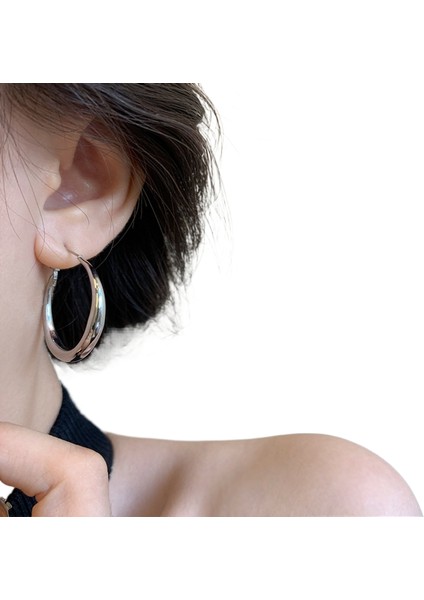 Şık ve Narin Saplama Küpeler (Yurt Dışından)