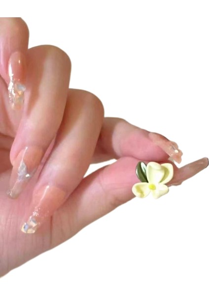 Şık ve Narin Saplama Küpeler (Yurt Dışından)