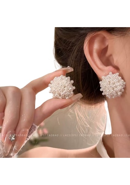 Şık ve Narin Saplama Küpeler (Yurt Dışından)