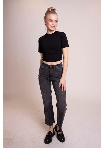 Muse Kadın Siyah Kısa Kollu Yüksek Yaka Crop Body - Fit ve Rahat Basic Tişört