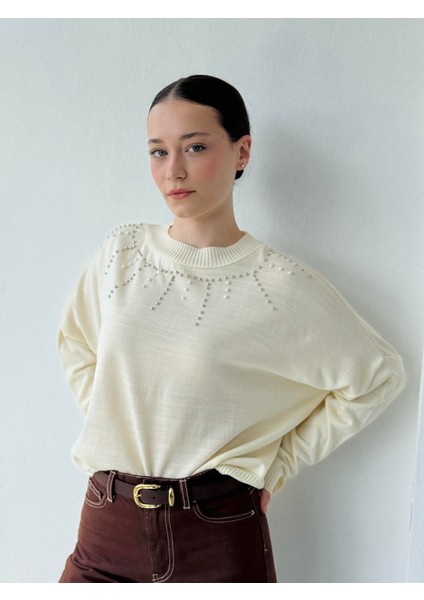Tasarım Inci Detaylı Retro Triko Üst Kadın Ekru modelleri