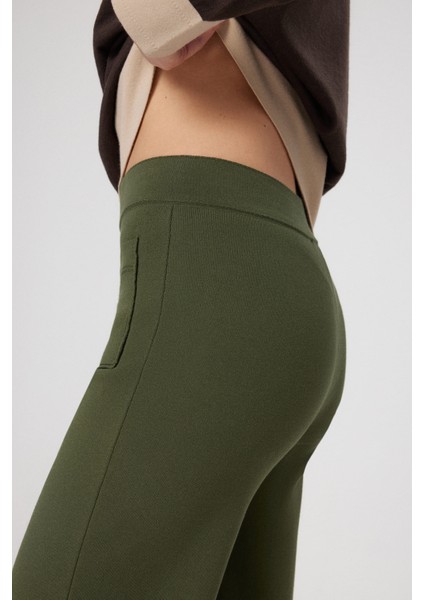 Yeşil Cep Detaylı Fermuarlı Kadın Pantolon indirimleri