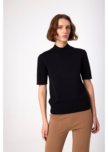 Siyah Yarım Balıkçı Yaka Kadın Kazak