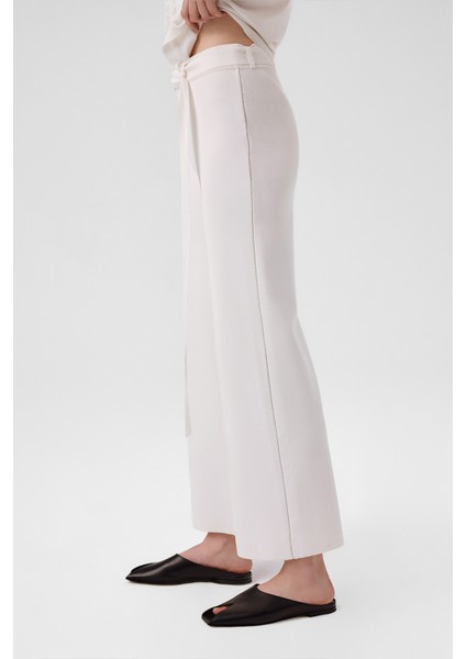 Ekru Kemer Detaylı Bol Paça Kadın Pantolon fırsatları