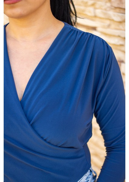 Kadın Mavi Kruvaze Kapamalı Sandy Kumaş Bluz 25KBLZ4058 indirimleri