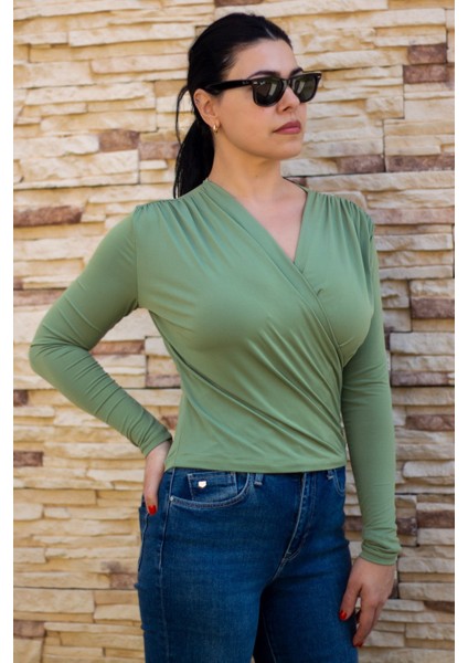 Kadın Yeşil Kruvaze Kapamalı Sandy Kumaş Bluz 25KBLZ4058