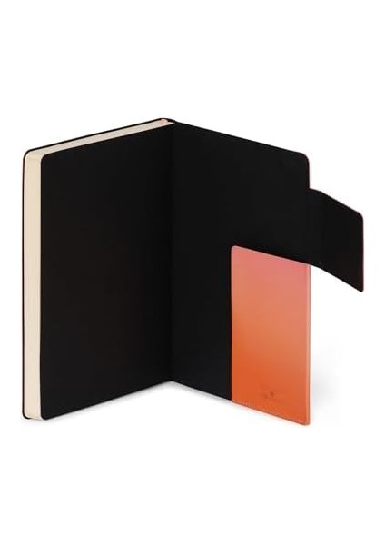 - Not Defteri Çizgili, M Beden, My Notebook Fildişi Renkli Kağıttan 90 G/m², 192 Sayfa, Yumuşak Kapak, Lastik Bantlı Kilit, Boyut 13 x 21 Cm, Golden Hour