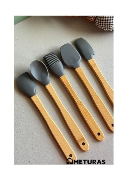 Bambu Saplı 5'li Silikon Mutfak Seti - Isıya Dayanıklı Spatula, Kaşık ve Kepçe Takımı, Şık ve Asılabilir Tasarım fiyatları