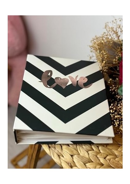 Fotoğraf Albümü 10 x 15 cm 200 Fotoğraf Kapasiteli Üçgen Love Desenli Renkli Anı Albümü fiyatları