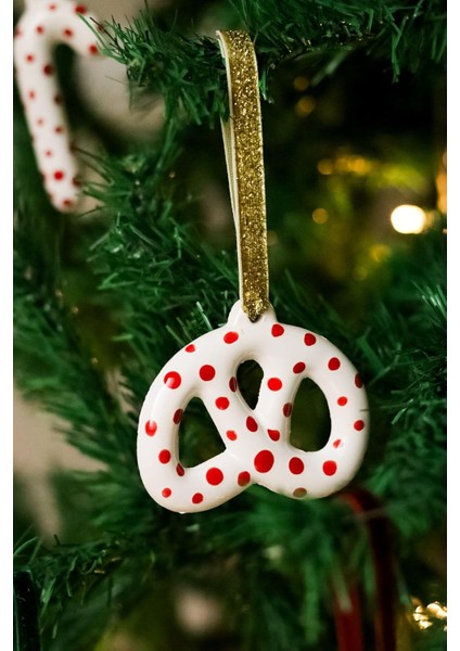 & Stone Yılbaşı Ağaç Süsü Benekli Seramik Pretzel Simit Çam Ağacı Süsü