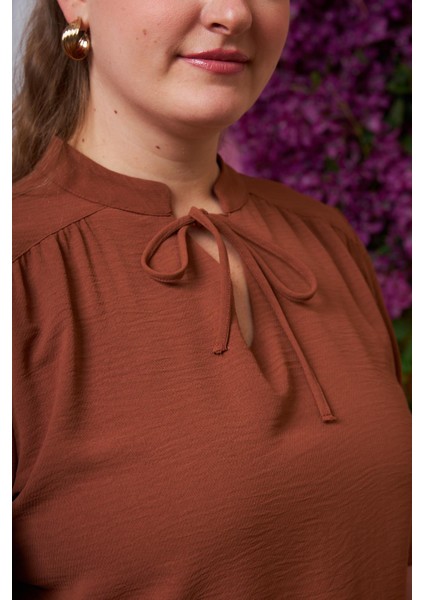 Yaka Bağcık Detaylı Büyük Beden Bluz Kahve fiyatları