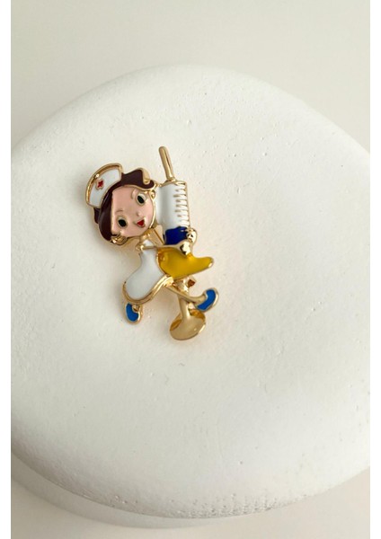 Mineli Şiringa Detaylı Hemşire Broş (4cm)
