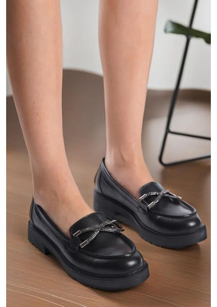 Siyah Cilt Önden Çapraz Parlak Taş Detaylı Günlük Makosen Loafer Kadın Ayakkabı modelleri