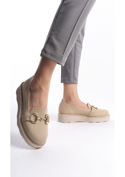 Krem Önden Metal Detaylı Parlak Şeritli Yüksek Taban Günlük Loafer Makosen Kadın Ayakkabı modelleri
