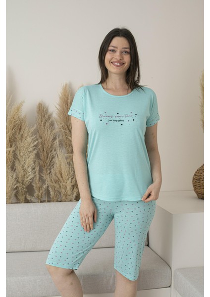 Kadın Yazlık Puantiyeli Kısa Kollu Kaprili Viskon Pijama Takımı