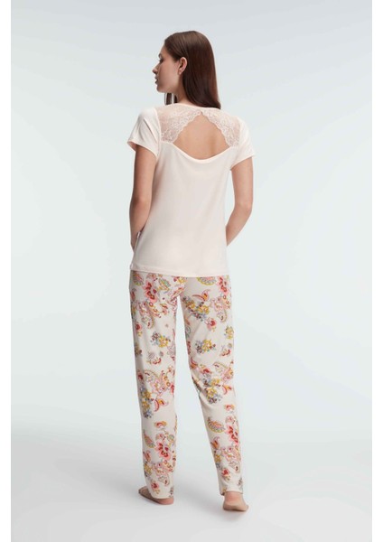 Egeteks Kadın Kısa Kol Bisiklet Yaka Viskon Çiçek Desenli Yazlık Örme Dantel Detaylı Pijama Takımı