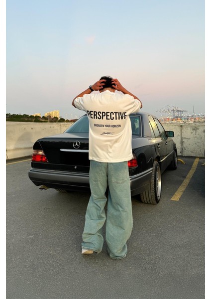 Perspective Sırt Baskılı Ekru Oversize Tişört