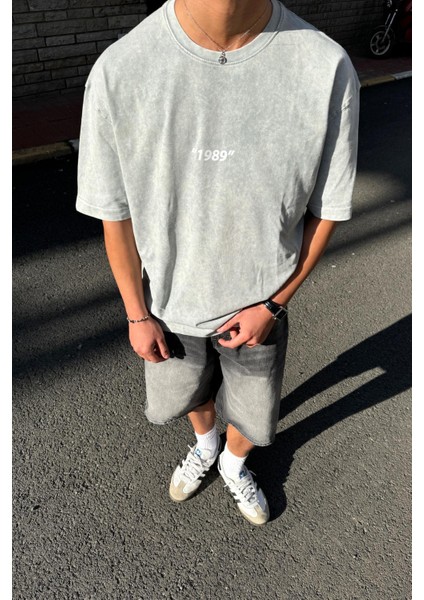 1989 Baskılı Acid Wash Gri Oversize Tişört fırsatları