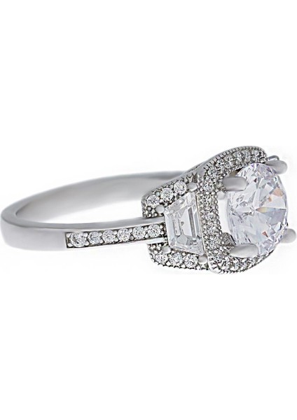 Kadın Çerçeveli Tektaş Model Taşlı Gümüş Yüzük