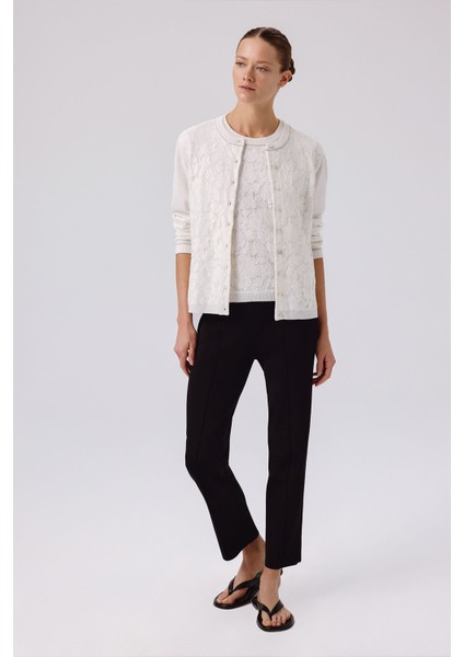 Ekru Dantel Detaylı Düğmeli Kadın Hırka