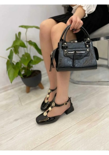 Kadın Rugan Çift Bantlı Şık Tokalı Detaylı Açık Klasik Topuklu Ayakkabı fiyatları