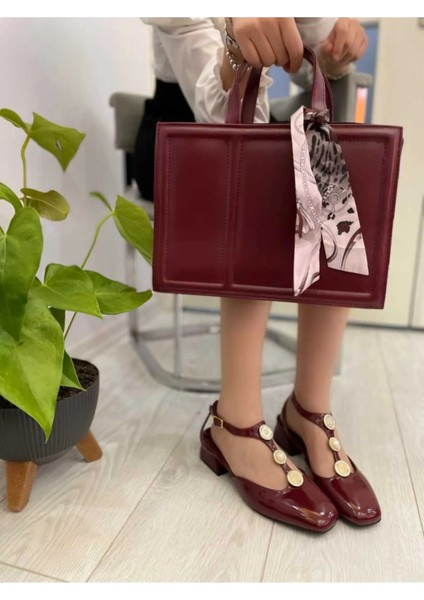 Kadın Rugan Çift Bantlı Şık Tokalı Detaylı Açık Klasik Topuklu Ayakkabı