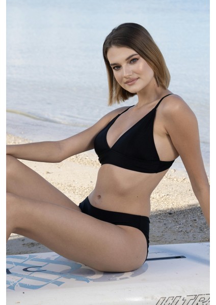 Geniş Bantlı Toparlayıcı Üçgen Bikini Takımı - Siyah fırsatları