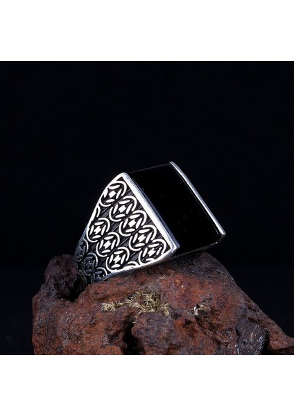 Siyah Onix Taşlı Kral Model 925 Ayar Erkek Gümüş Yüzük fiyatları