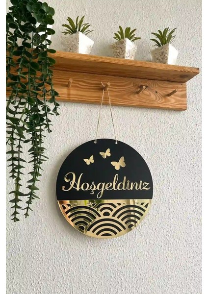 Hoşgeldiniz Yazılı Kapı Süsü - Özel Tasarım Kelebek Detaylı Aynalı Pleksi Ahşap Kapı Süsü 25 cm fiyatları