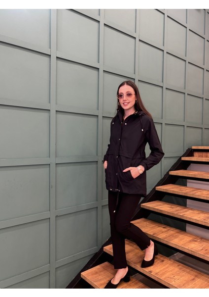 Kadın Fermuarlı Kapşonlu ,çıt Çıt Detaylı Kapama Rüzgarlık-Yağmurluk indirimleri