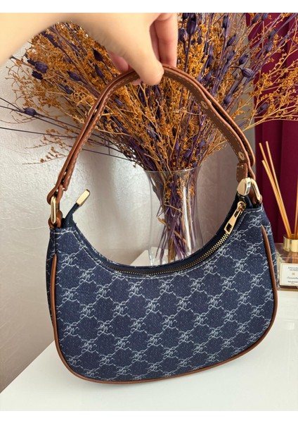 Monogram Desenli Kot Jean Oval Fermuar Kapamalı Baget El ve Omuz Çantası