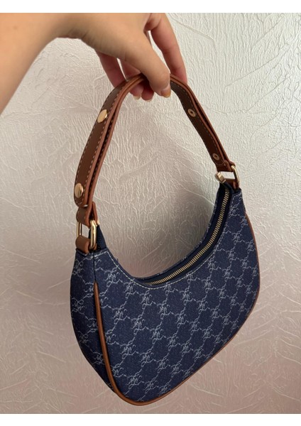 Monogram Desenli Kot Jean Oval Fermuar Kapamalı Baget El ve Omuz Çantası fiyatları
