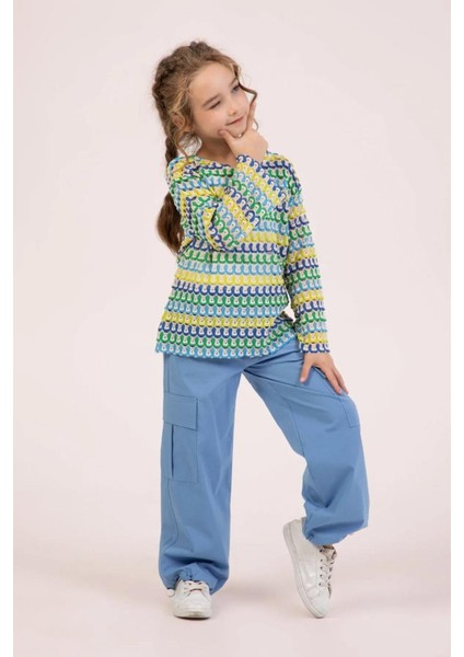 Kız Çocuk 3'lü Takım – Desenli Sweatshirt, Kargo Pantolon ve Basic Atlet modelleri