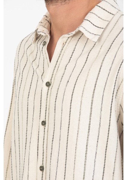 Erkek %100 Pamuklu Gömlek - Düğmeli Yaka, Şık ve Rahat Tasarım