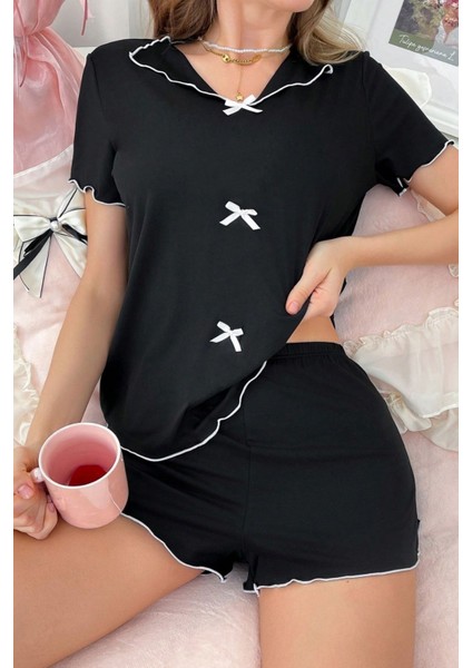 Pamuklu Fiyonk Detaylı Şortlu Pijama Takımı fırsatları