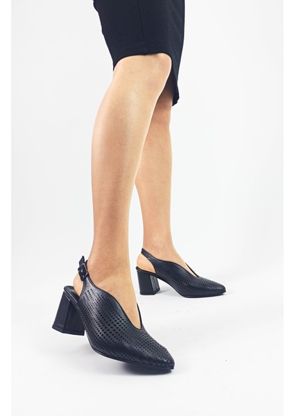 Deri Siyah Renk Lazer Kesim Kalın Topuk Kadın Topuklu Sandalet fiyatları