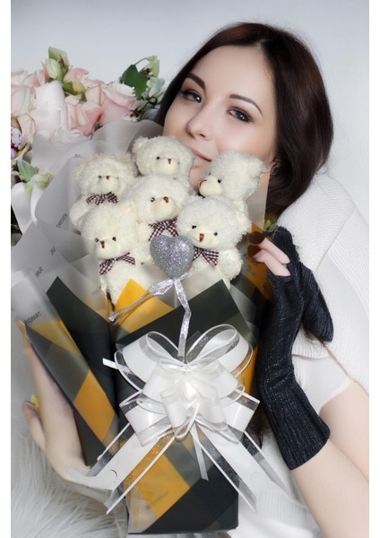 Elegance Peluş Ayıcık Buketi - 6 Adet Yumoş Peluş Ayıcık ve Simli Gümüş Kalp ile Özel Büyük Kutuda