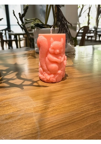 De.lut Tasarım Parafin Kokulu Dekoratif Mum No.4 Poz Sincap