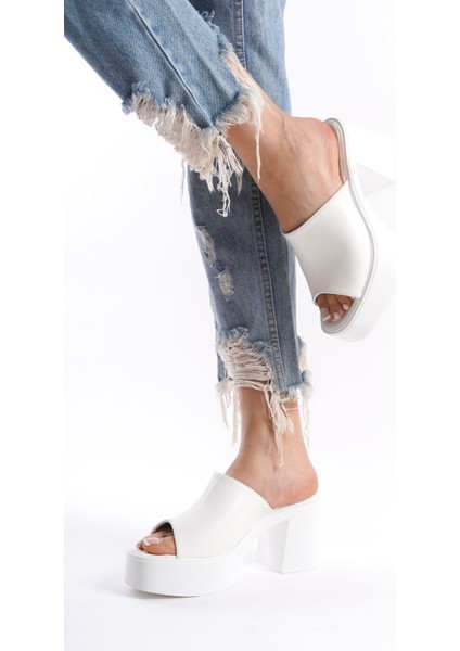 Beyaz Yüksek Dolgu Topuklu Suni Deri Tek Kalın Şeritli Önü Açık Yazlık Kadın Terlik Sandalet fırsatları